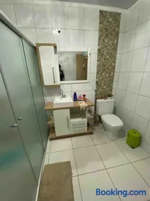 Large Central Apartment - Best Location - Image 4