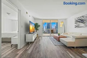 Amazing 1 Bed 1 Bath • Brickell • City & Bay View - Image 2