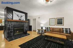 Mtn Oasis! HotTub! Pets Approved! 5min to Ski! - Image 1