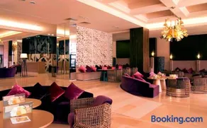 ROYAL BEACH HOTEL apartment - Image 3