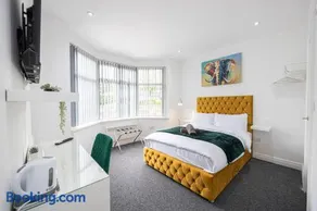 The Kent- Luxury Rooms - Image 3