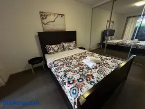 Ryde Modern Apartment Close to Transport - Image 1
