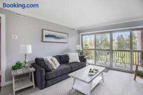 Newly Renovated Fore Seasons - Image 5