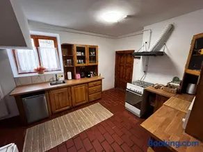 Lugasvendégházbarnag - Image 1