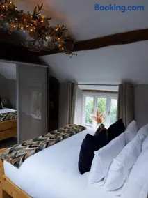 Woodys Retreat Cosy One Bed Cottage - Image 4