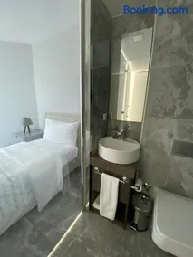 Sea-View Residence - Image 5