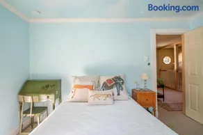 ABC Stay - Connecticut Four Bedroom Home - Image 5