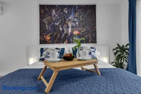 Luxury City Center Apartments - Image 4