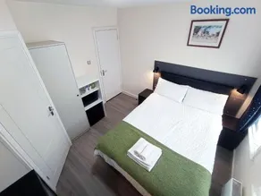 The Maple Studio - Self contained one bed studio flat - Image 3