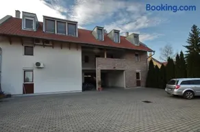 Bíbor Apartman - Image 3