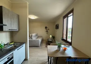 1 Dolce Vita Milano-Monza Apartment - Image 2