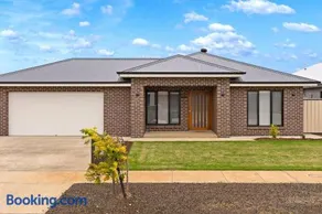 Popular Luxury Villa Kialla Shepparton - Image 1