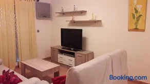 Apartamento con Piscina - Image 2
