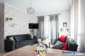 PK Luxury Apartment by Homebrain - Image 2