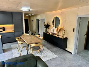 Houseboat with touch of luxury - Image 2