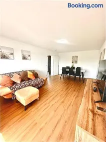 Panorama City Appartement Göppingen - 5 Einzelbetten, Küche, Balkon, Parkplatz, Aufzug, WLAN - Image 4