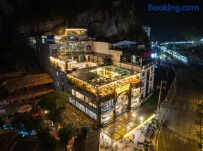 Roza Cat Ba - Cave hotel, Swimming Pool & Rooftop - Image 2