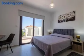 Townhouse Anita - Modern 2-BR Coastal Retreat near the Beach - Image 4