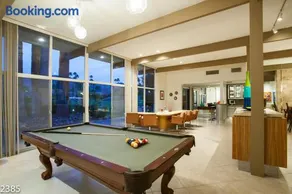 Collins Hideaway - Image 2