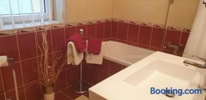 Tópart Apartman - Image 3