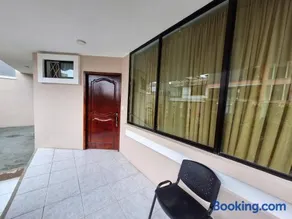 Grande departamento cerca al Shopping y con garage - Image 2