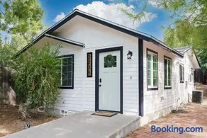 Entire 2 bedroom Pet Friendly Guest Cottage - Image 5