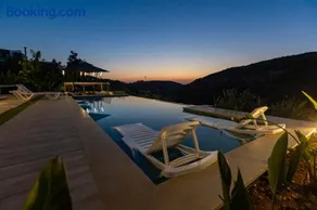 Jude's Guesthouse, Chabtine - 15mns from Batroun - Image 2