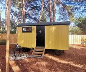 Forest Heath Shepherd's Huts - Image 3