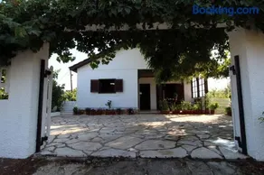 Katomeris Beach House - Image 1