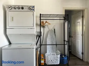 The Cozy Oasis - A Renovated and Modern Studio near LAX + SoFi + Beaches + Freeway - Image 3