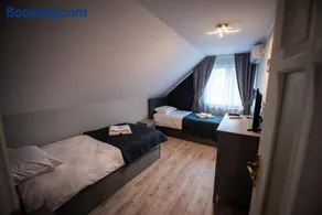 Roni House - Image 2
