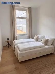 Schöne 2-Zimmer Wohnung im Herzen Düsseldorfs - Image 1