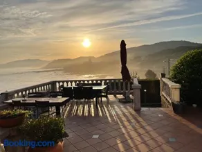 Amanecer en o mar, casa en Baiona con piscina - Image 1