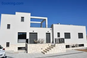 Polles Εlies Cozy Αpartment - Image 1