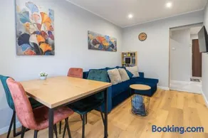 Spodek Citylight Apartment by BookingHost - Image 4