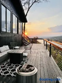Million Dollar Lake Views On Lake Austin Mins to DT - Image 2