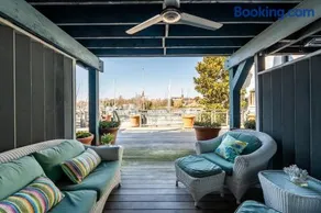 Captains Quarters Waterfront & Pool - Image 3