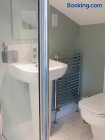 Angel en-suite rooms - Image 5