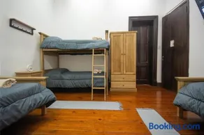 Pensión en excelente ubicación Habitación compartida o privada - Image 1