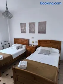 Casa con Vistas al Mar en Ribeira - Playa 5 min, Porche, Parking Privado - Image 2