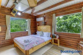 CosmicStays Yotsuba- Luxury Chalet in a Zen Forest - Image 3