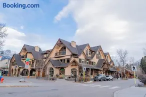 Cascade Penthouse by Canadian Rockies Vacation Rentals - Image 4