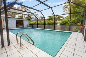 Naples Luxury 5BDRM HomeHtd PoolSuperCleanPets - Image 1