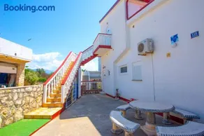 Garden Resort - Apartments Ruzmarin - Image 2