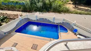 Marina Residence Suit 5 - Image 1