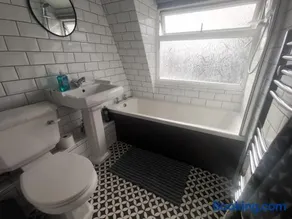 EMA, Castle Donington Circuit contractors group 4 bedrooms 7 bed house-private parking - Image 2