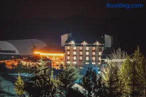 West Davraz Hotel - Image 1
