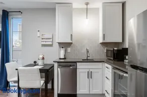 LuxuryDenver Studio w Hot Tub 2 Mi to Downtown - Image 2