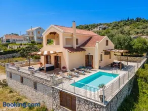 Guiscardos Luxury Villa - Image 1
