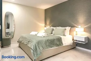 Villa 41 - Private Studios Faro Airport, Beach and City Center - Image 2